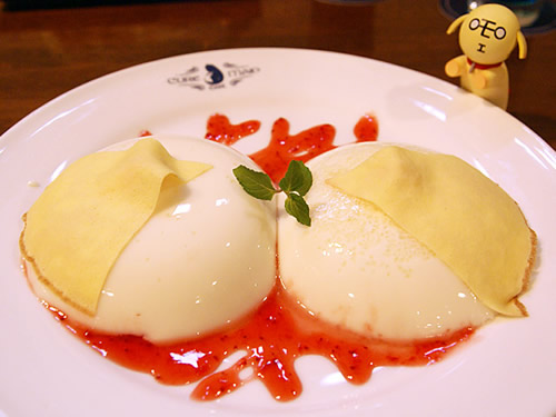 伯符の牛乳プリン キュアメイドカフェ